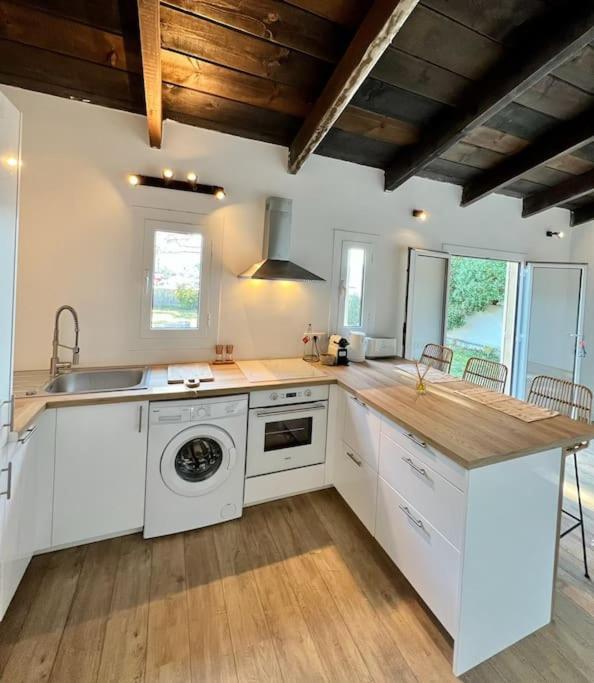 Maison Chaleureuse En Plein Coeur Du Centre Ville Saint-Florent  Eksteriør billede